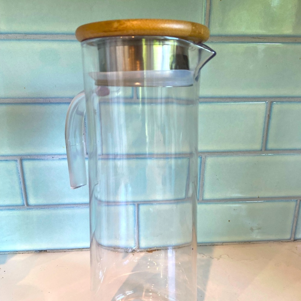 Plastic Pitcher with Bamboo Lid